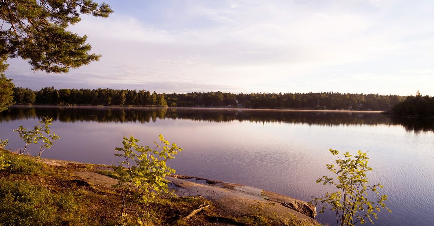 klippor vid vatten